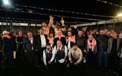 Kepez’de 12 yıl sonra er meydanı kuruldu: 984 pehlivan kıyasıya mücadele etti
