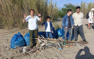 Sahil temizliğinde toplanan çöp yığını görenleri hayrete düşürdü
