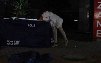 Antalya’da genç adam kaldırımda ölü bulundu
