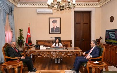 Valilik makamını temsili devralan Nazenin: 