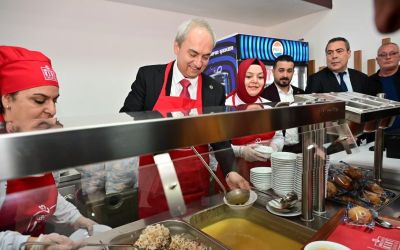 Kepez Kent Lokantası’na vatandaşlardan yoğun ilgi
