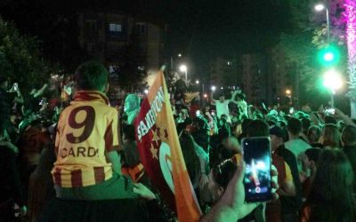 Antalya’da derbi galibiyetini kutlayan bir taraftar bıçakla yaralandı
