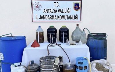 Kumluca’da 800 litre kaçak alkol ele geçirildi
