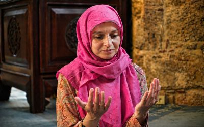 Ukraynalı yoga eğitmeni Lena, Müslüman olup Meryem ismini aldı
