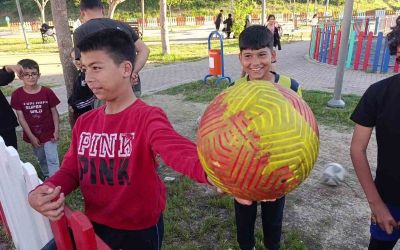 Yola kaçan futbol topu kazaya neden oldu: 1 yaralı
