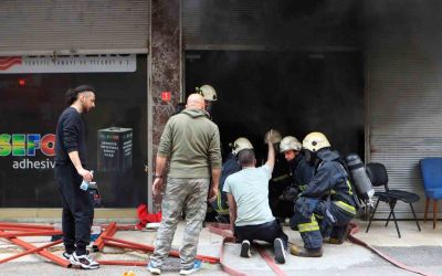Antalya’da sünger dolu depoda  korkutan yangın
