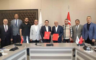 Alanyalı hayırseverden ALKÜ’ye bina bağışı
