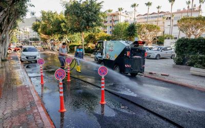 Temizlik işleri ekipleri Alanya’yı bayrama hazırlıyor
