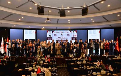 Antalya’da sağlık turizmi zirvesine 100’den fazla ülkeden katılım

