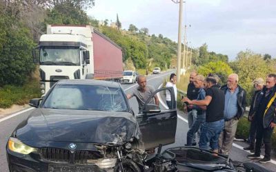 Otomobil ile motosiklet çarpıştı: 2 yaralı
