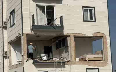 Evde patlayan tüp binayı harabeye çevirdi: 1 yaralı
