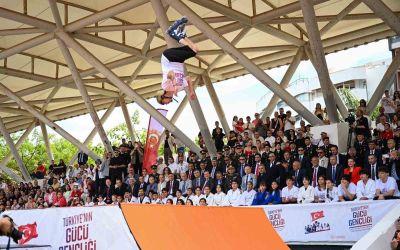 Antalya’da 19 Mayıs şöleni
