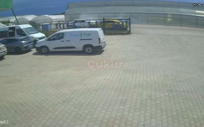 Antalya’da iki Tofaş kafa kafaya çarpıştı: 4 yaralı
