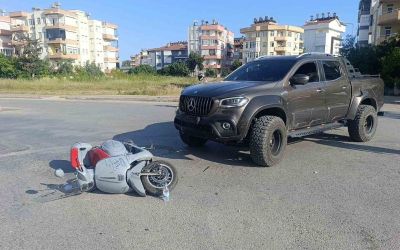 Kamyonet ile motosiklet çarpıştı: 1 yaralı
