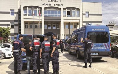 Antalya’da usulsüz reçete operasyonunda 4 tutuklama
