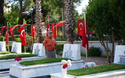 Şehit babası evladının kabri başında: 