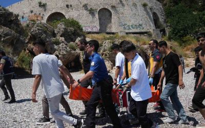 Arkadaşını kurtarmak isterken boğulma tehlikesi geçiren çocuk hastanelik oldu
