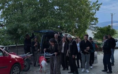Askerdeki damattan nişanlısına hediye koç
