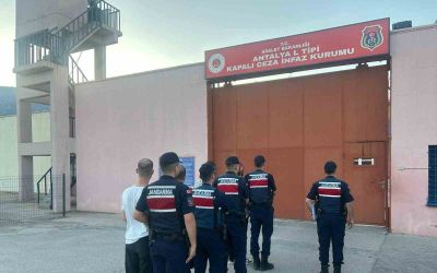Antalya’da uyuşturucu operasyonunda 4 şüpheli tutuklandı
