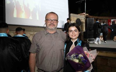 Babasından ilham aldı, 59 erkek öğrenci arasından tek kız öğrenci olarak mezun oldu
