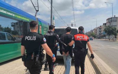 Polisi görünce kaçmak istedi, 34 dosyadan 23 yıl hapis cezası ile arandığı ortaya çıktı
