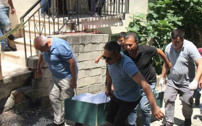 Antalya’da 41 yaşındaki adam evinin bahçesinde ölü bulundu
