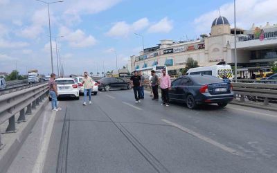 Manavgat’ta 4 aracın karıştığı zincirleme kaza
