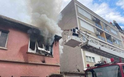 İki katlı müstakil evde çıkan yangın korkuttu
