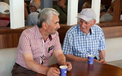 Emeklilere ücretsiz çay ve su ikramıyla kütüphane imkanı
