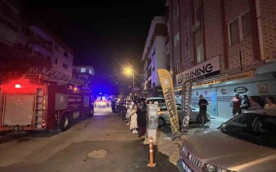 Kentsel dönüşümdeki apartmanda çıkan yangın mahalleliyi sokağa döktü
