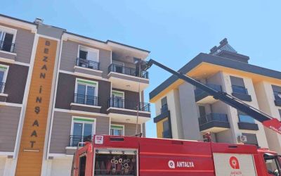 Apartman dairesindeki yangın korkuttu
