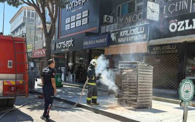 Antalya’da elektrik trafosunda çıkan yangın kokuttu
