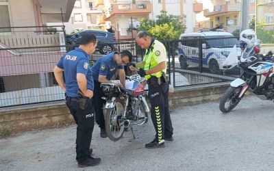 Polisi karşısında görünce motosikleti bırakıp kaçtı

