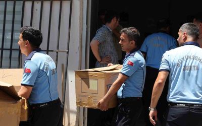 Antalya’da zabıta 4 bin 322 sahte parfüme el koydu
