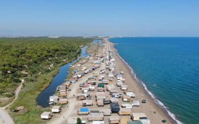 Denize sıfır 5 yıldızlı çardakların yerini halk plajları alıyor
