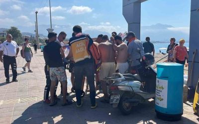 Alanya’da denizde boğulma tehlikesi geçiren yaşlı adam hastaneye kaldırıldı
