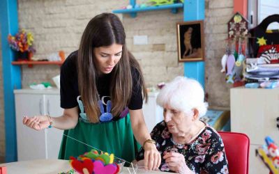 Alzheimer hastaları Mavi Ev’de buluşuyor
