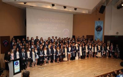 Akdeniz Üniversitesi’nde diş hekimleri mezun oldu
