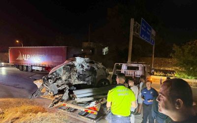 Aracın motorunun fırlayıp barakaya girdiği kazada, sürücü hayatını kaybetti
