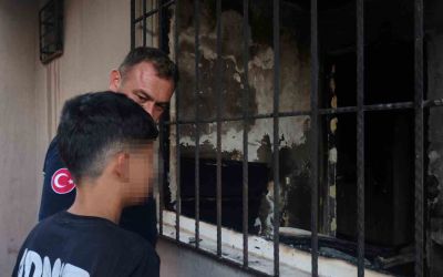 Antalya’da 13 yaşındaki çocuk çakmakla oynarken evi yaktı
