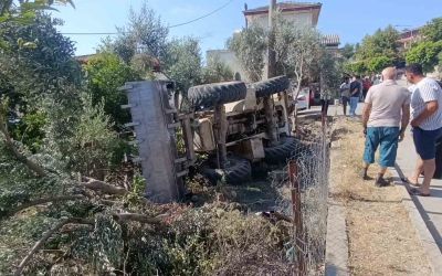 Bahçeye devrilen iş makinesinin sürücüsü hayatını kaybetti
