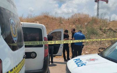 Antalya’da bir kişi araç içince ölü bulundu, yakınları sinir krizi geçirdi
