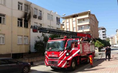 Personel lojmanı olarak kullanılan daire yandı: 1 kişi dumandan etkilendi
