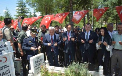 Korkuteli’nde 15 Temmuz şehidi Yasin Naci Ağaroğlu, mezarı başında anıldı
