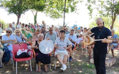 Muratpaşa’da yaşlılar türkülerle buluşuyor
