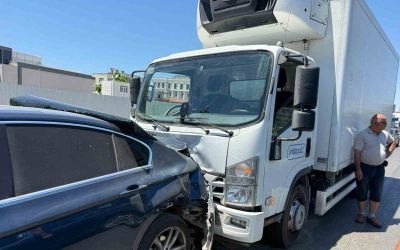 Antalya’da 3 araçlı zincirleme kaza: 2 yaralı
