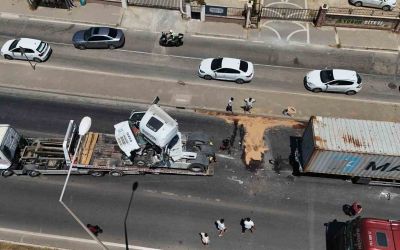 Alanya’da iki tır çarpıştı: D-400’de kilometrelerce araç kuyruğu oluştu
