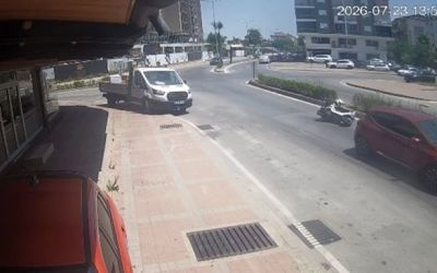Önüne çıkan otomobile çarpmamak isterken kaza yaptı: 1 yaralı
