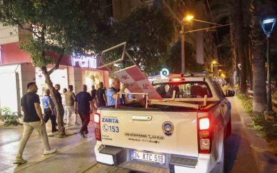 Büyükşehir zabıtasından kaldırım işgallerine sıkı denetim
