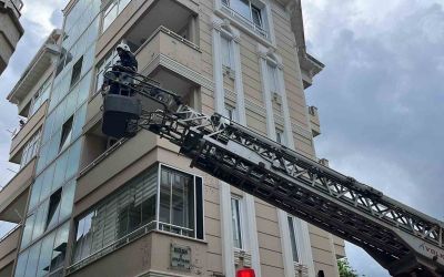 Alanya’da apartman dairesinin mutfağında çıkan yangın korkuttu

